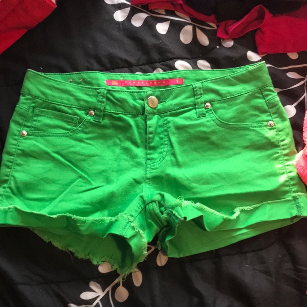 Green size 7 shorts
